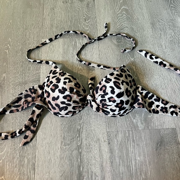 Other - Leopard bikini top